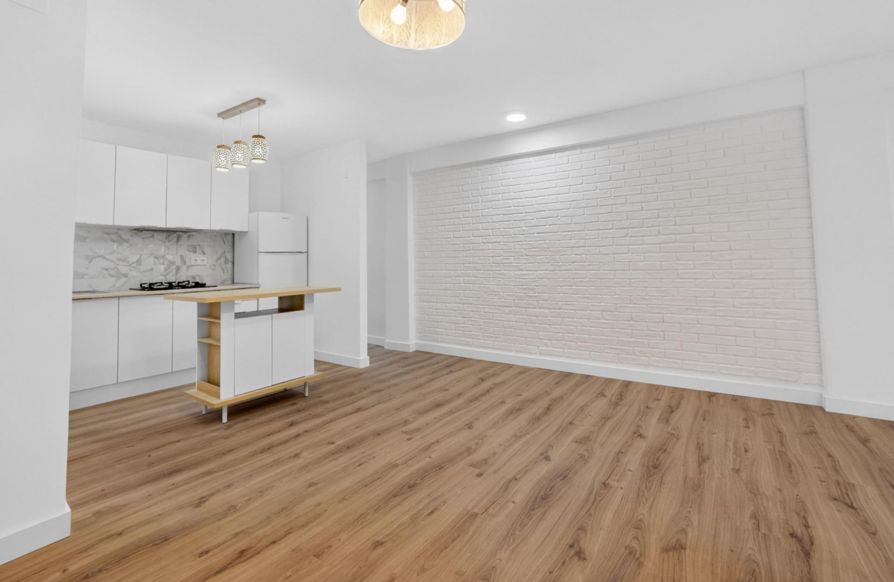 Resale - Apartment - Torrevieja - Centro