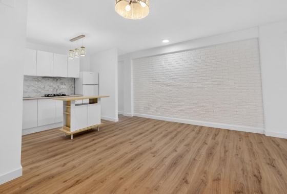 Resale - Apartment - Torrevieja - Centro
