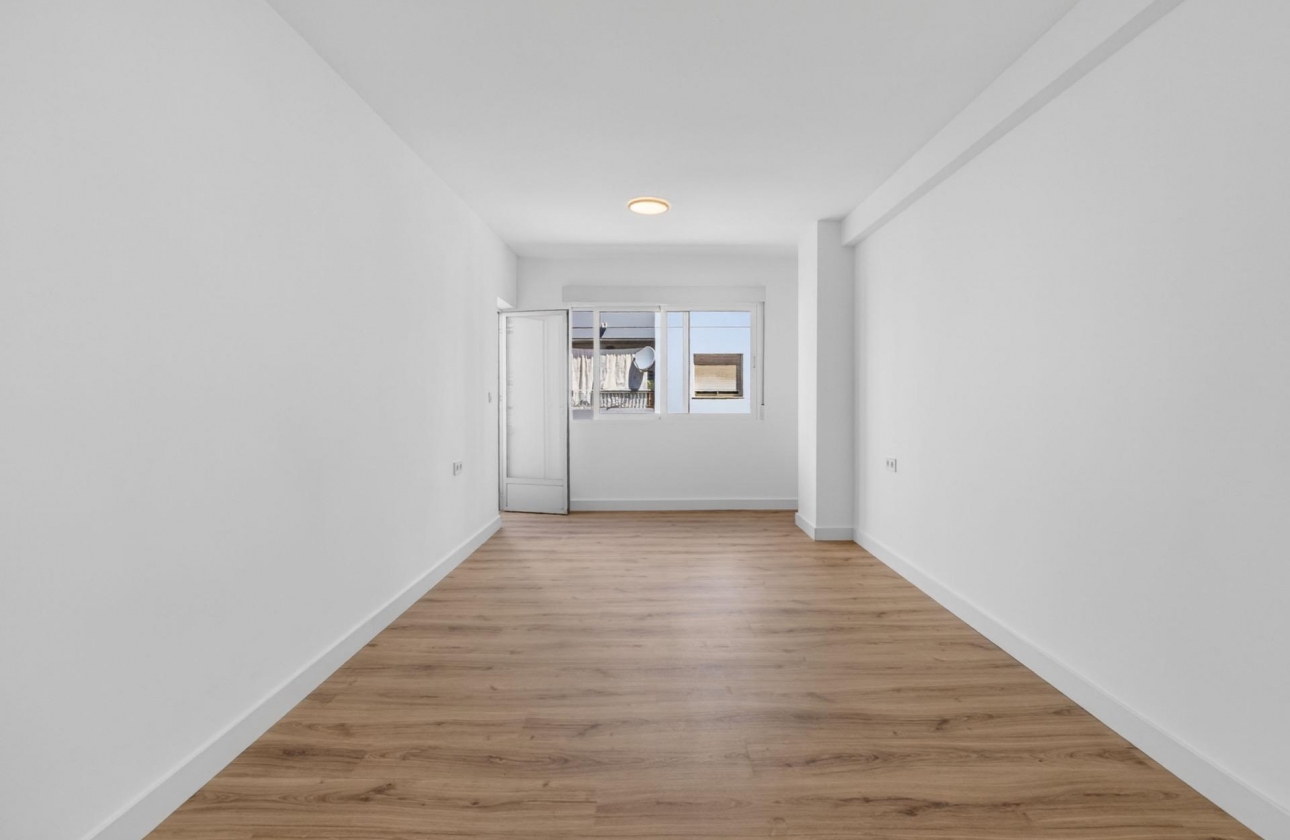 Resale - Apartment - Torrevieja - Centro
