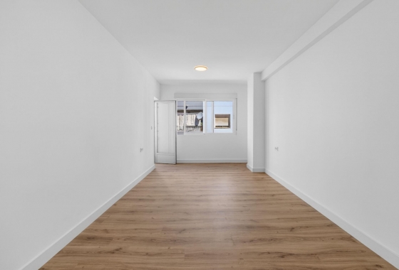 Resale - Apartment - Torrevieja - Centro