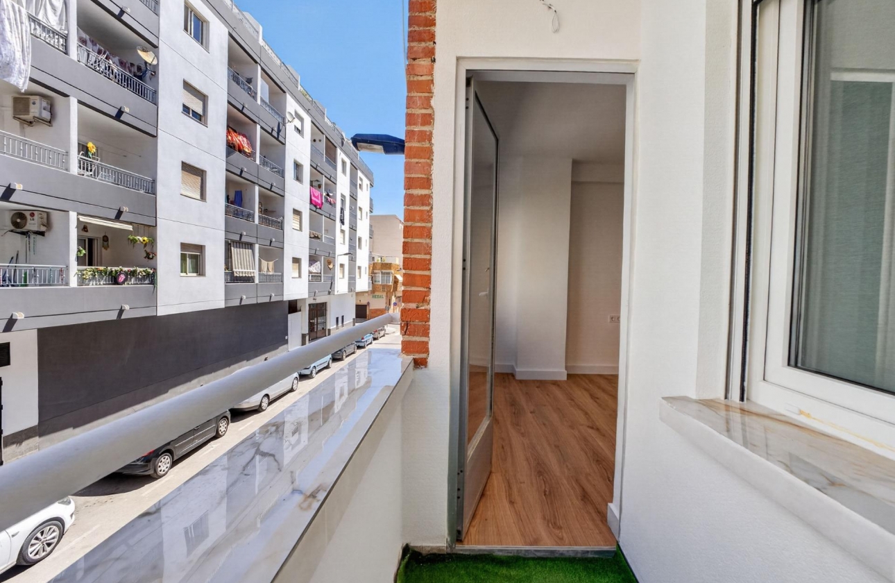 Resale - Apartment - Torrevieja - Centro