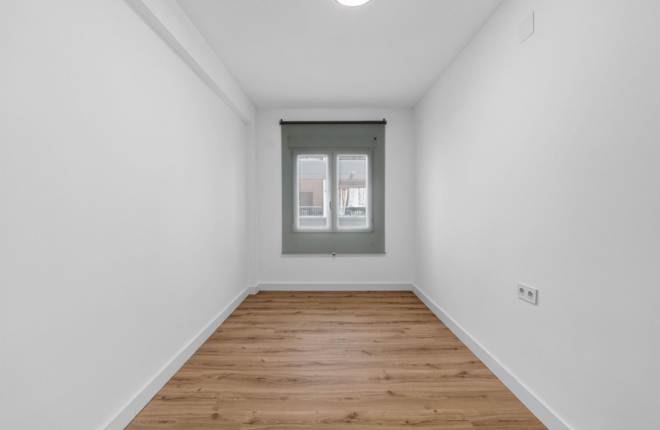 Resale - Apartment - Torrevieja - Centro