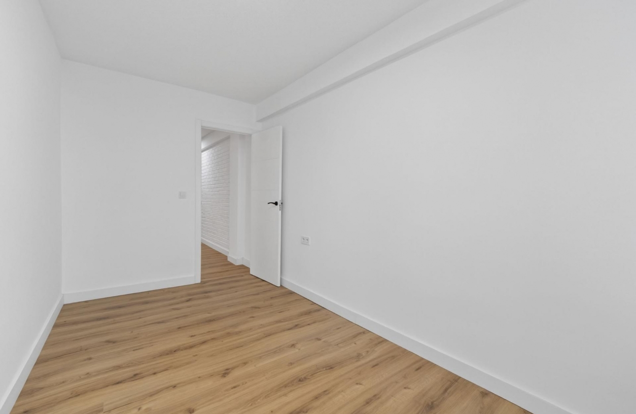 Resale - Apartment - Torrevieja - Centro