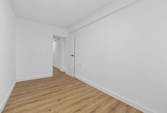 Resale - Apartment - Torrevieja - Centro