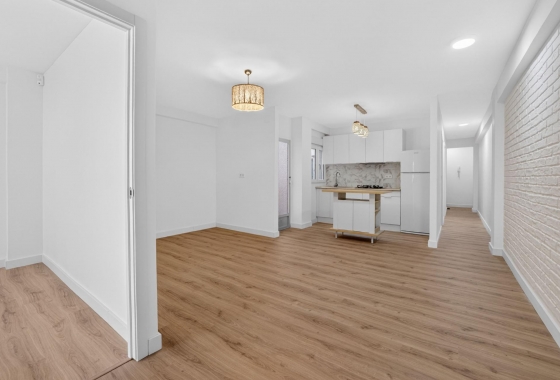 Resale - Apartment - Torrevieja - Centro