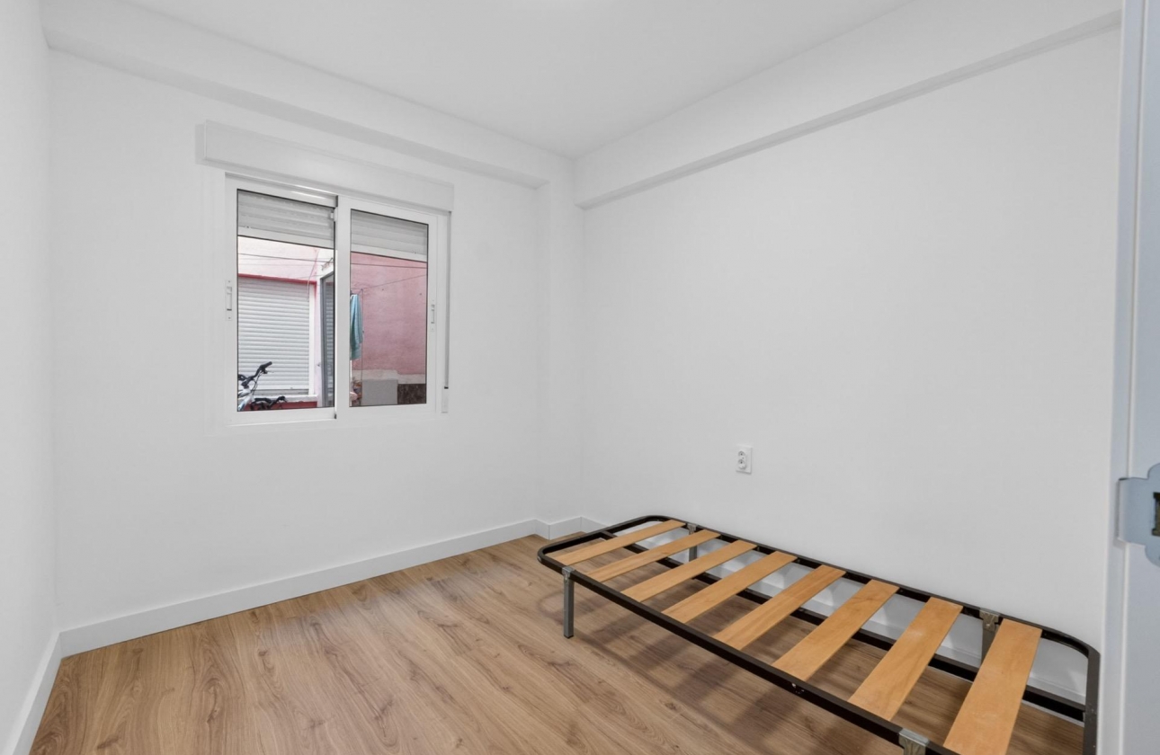 Resale - Apartment - Torrevieja - Centro