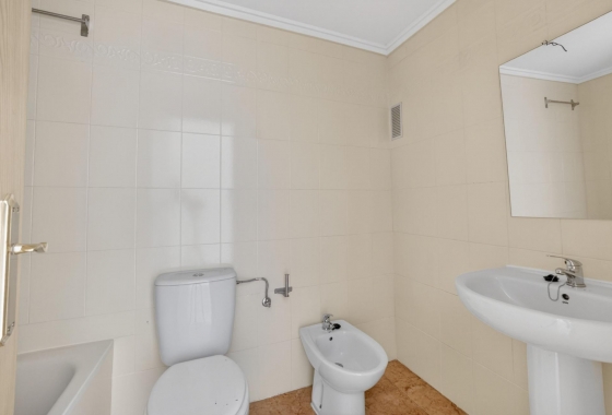 Resale - Apartment - Torrevieja - El limonar