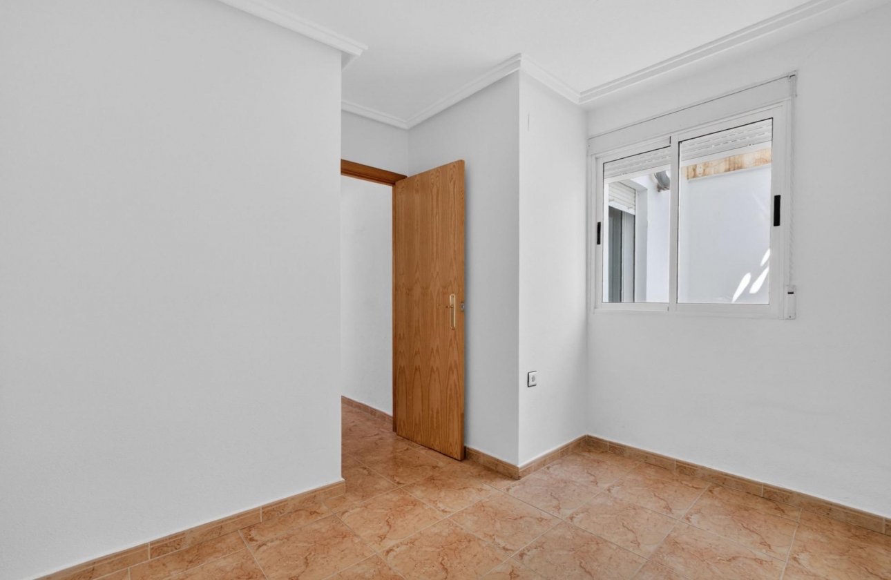 Resale - Apartment - Torrevieja - El limonar