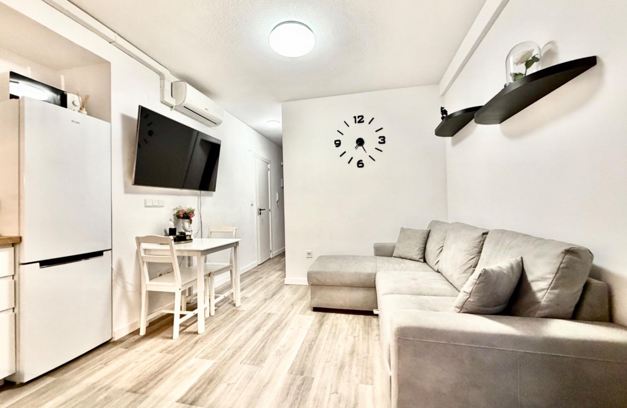 Resale - Apartment - Torrevieja - La Mata pueblo