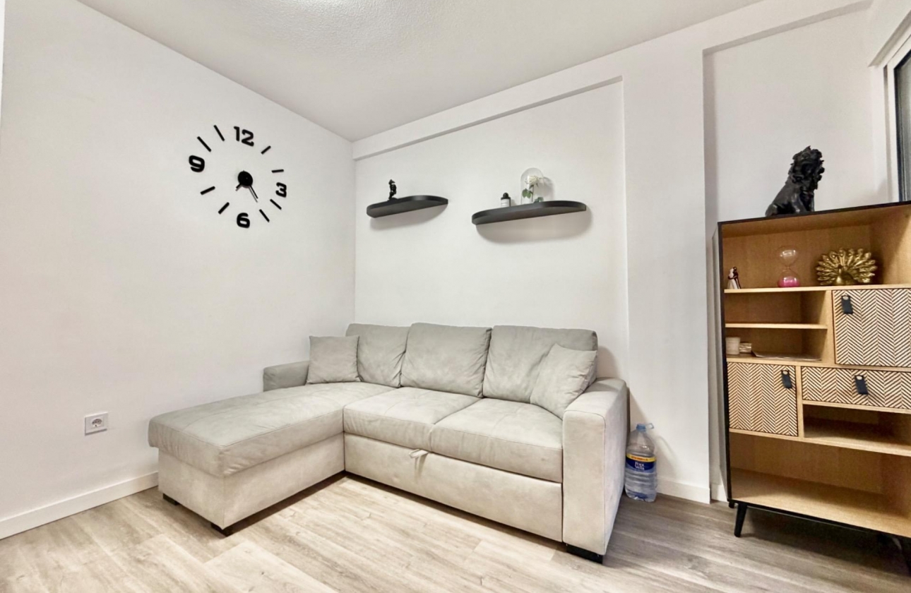 Resale - Apartment - Torrevieja - La Mata pueblo
