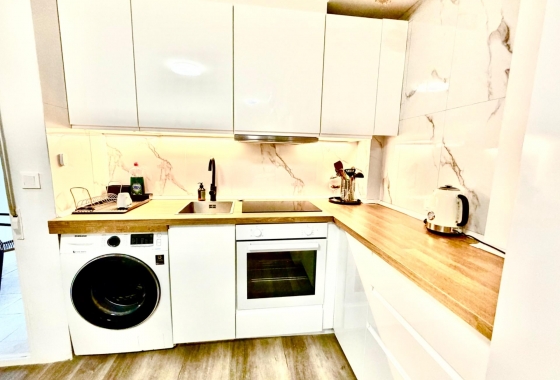 Resale - Apartment - Torrevieja - La Mata pueblo