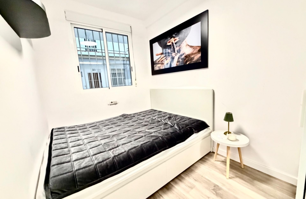 Resale - Apartment - Torrevieja - La Mata pueblo