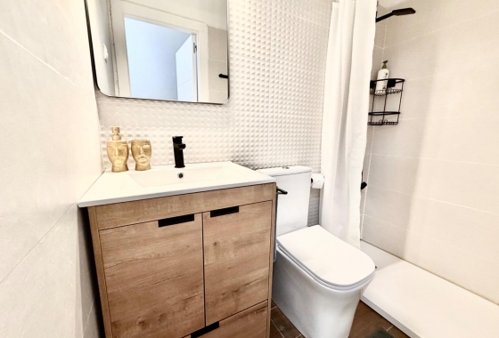 Resale - Apartment - Torrevieja - La Mata pueblo