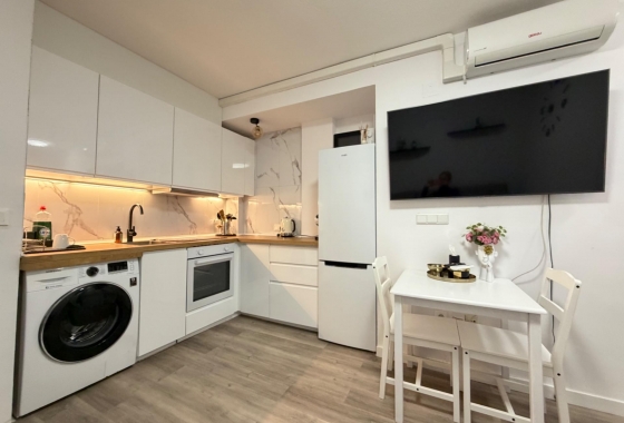 Resale - Apartment - Torrevieja - La Mata pueblo