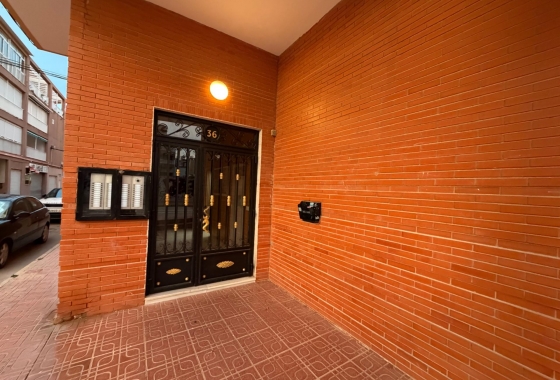 Resale - Apartment - Torrevieja - La Mata pueblo