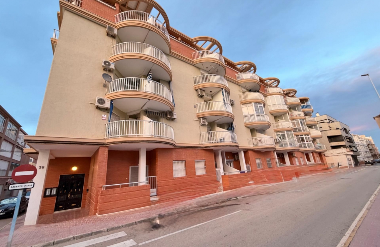 Resale - Apartment - Torrevieja - La Mata pueblo