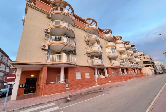 Resale - Apartment - Torrevieja - La Mata pueblo