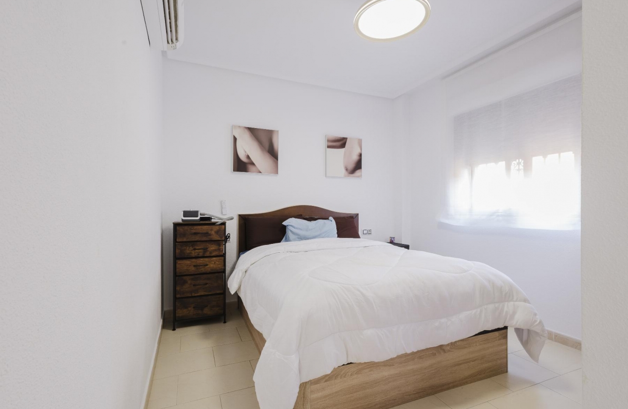 Resale - Villa - Torrevieja - Aguas Nuevas