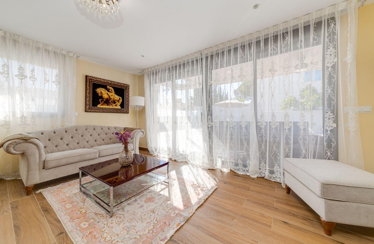 Resale - Villa - Torrevieja - Los Balcones