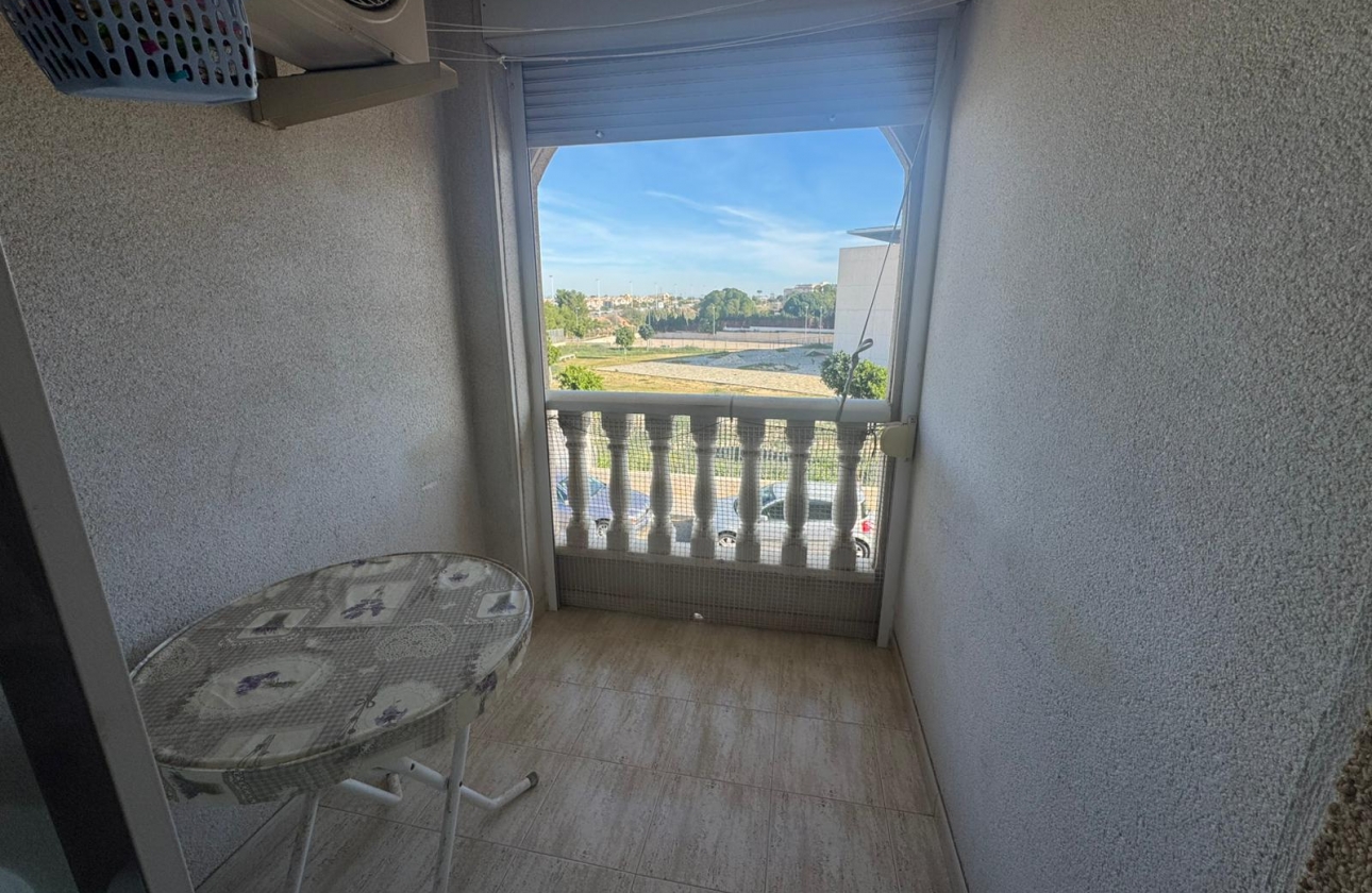 Resale - Apartment - Torrevieja - Playa del Acequión