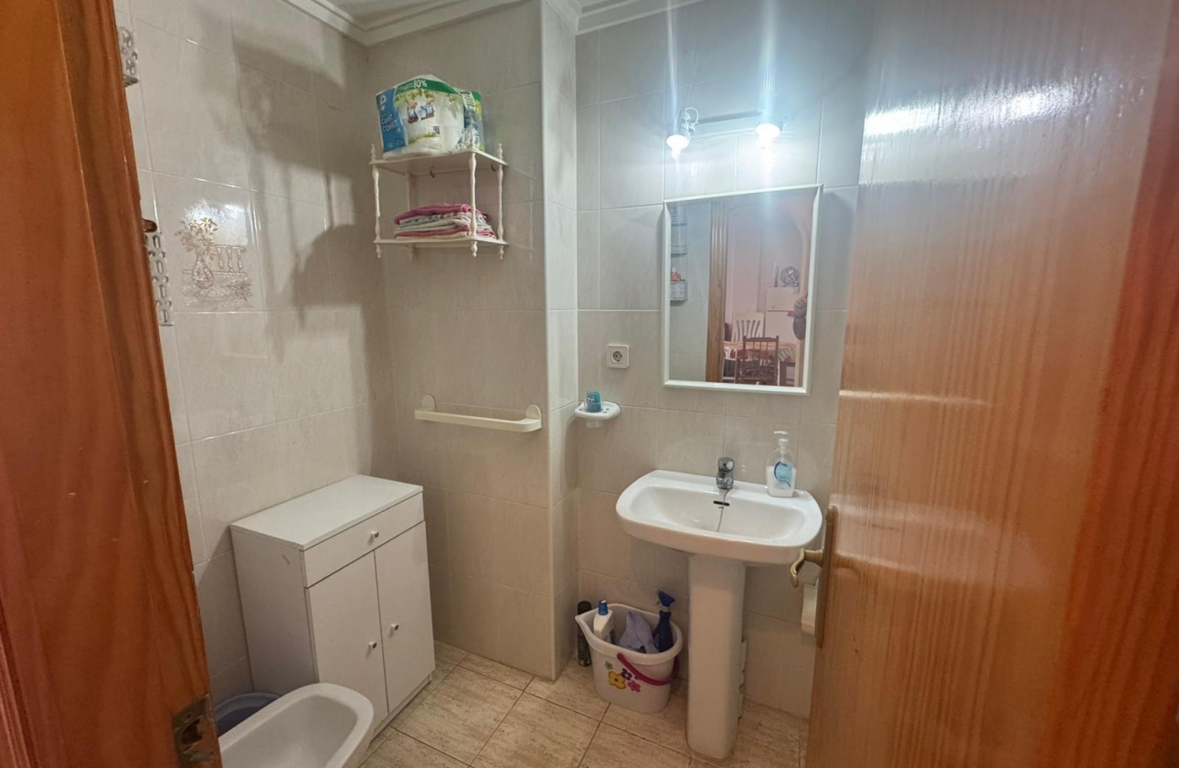 Resale - Apartment - Torrevieja - Playa del Acequión