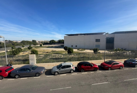 Resale - Apartment - Torrevieja - Playa del Acequión