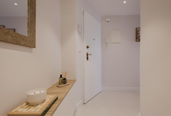 Resale - Apartment - Torrevieja - Playa del Acequión