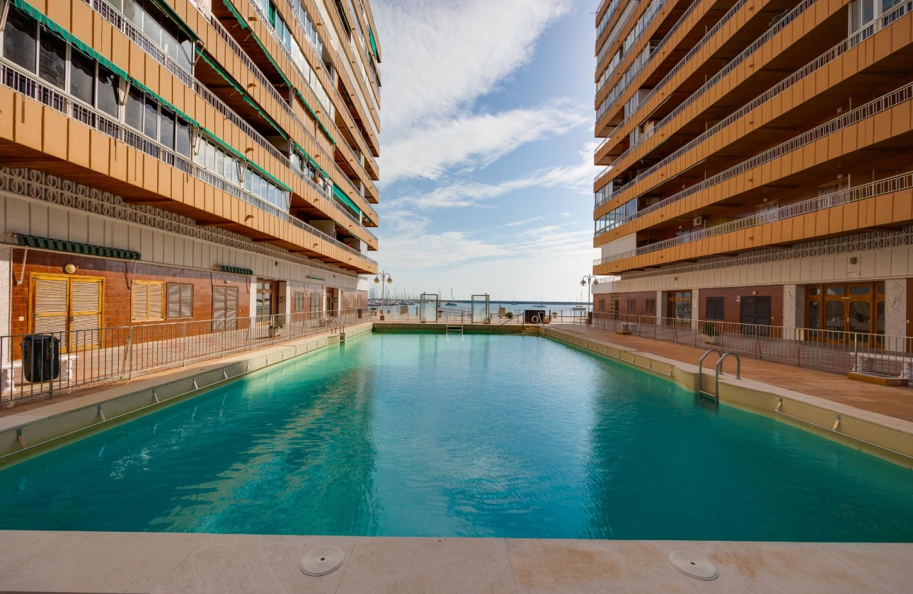 Resale - Apartment - Torrevieja - Playa del Acequión