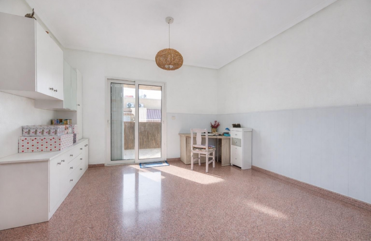 Resale - Apartment - Torrevieja - Parque de Las Naciones