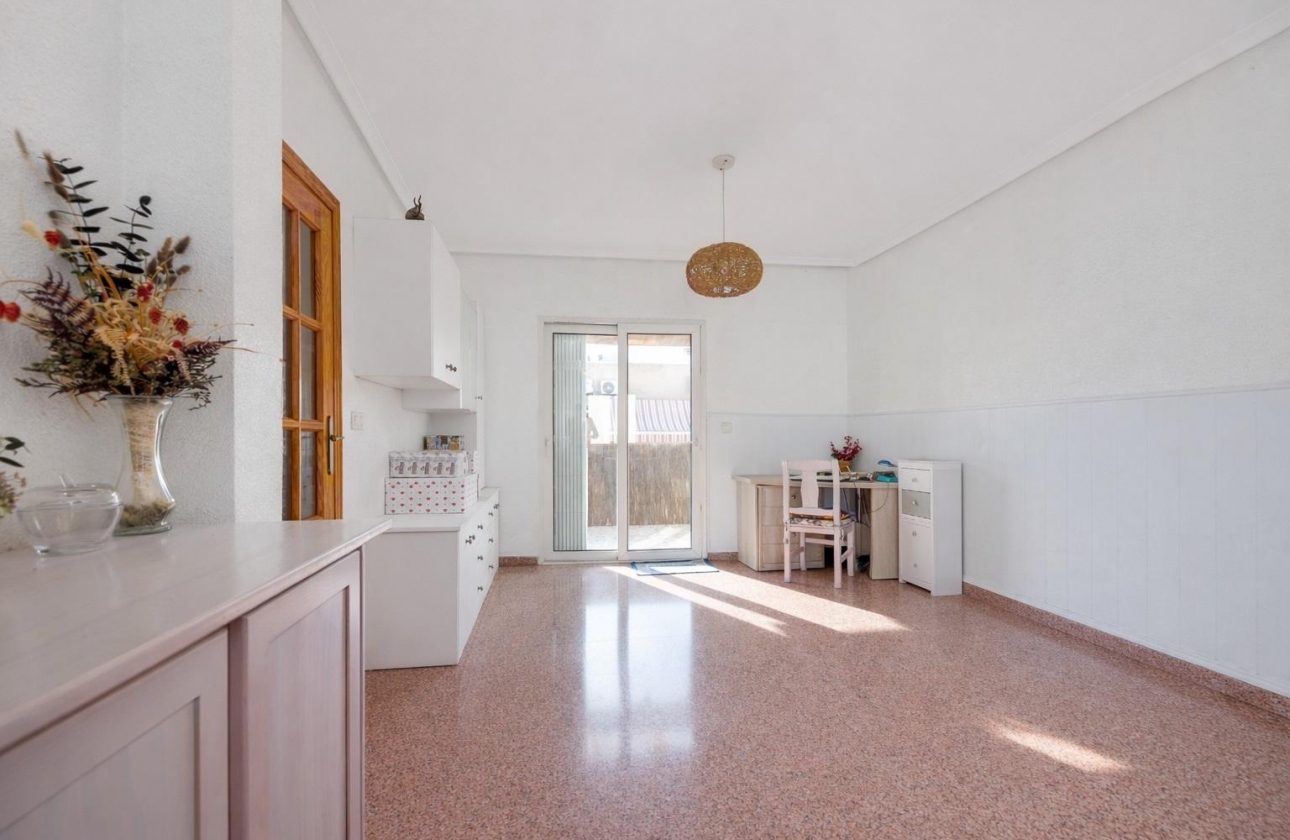 Resale - Apartment - Torrevieja - Parque de Las Naciones