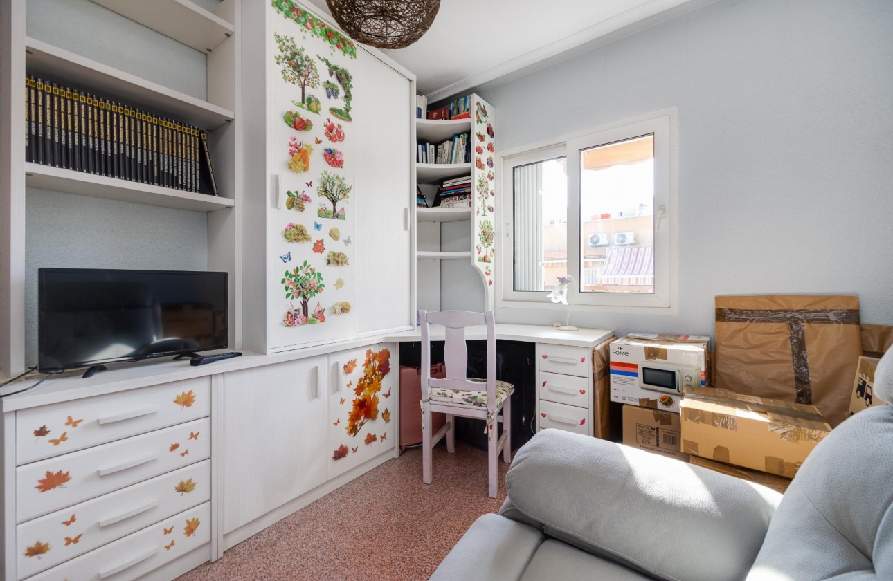 Resale - Apartment - Torrevieja - Parque de Las Naciones