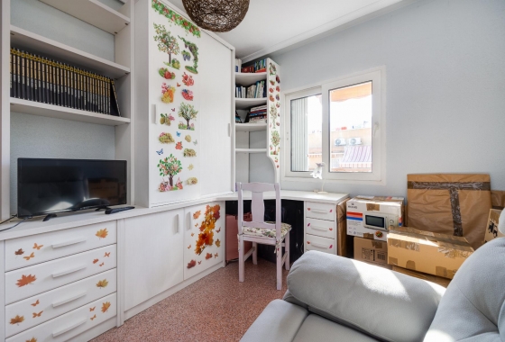 Resale - Apartment - Torrevieja - Parque de Las Naciones