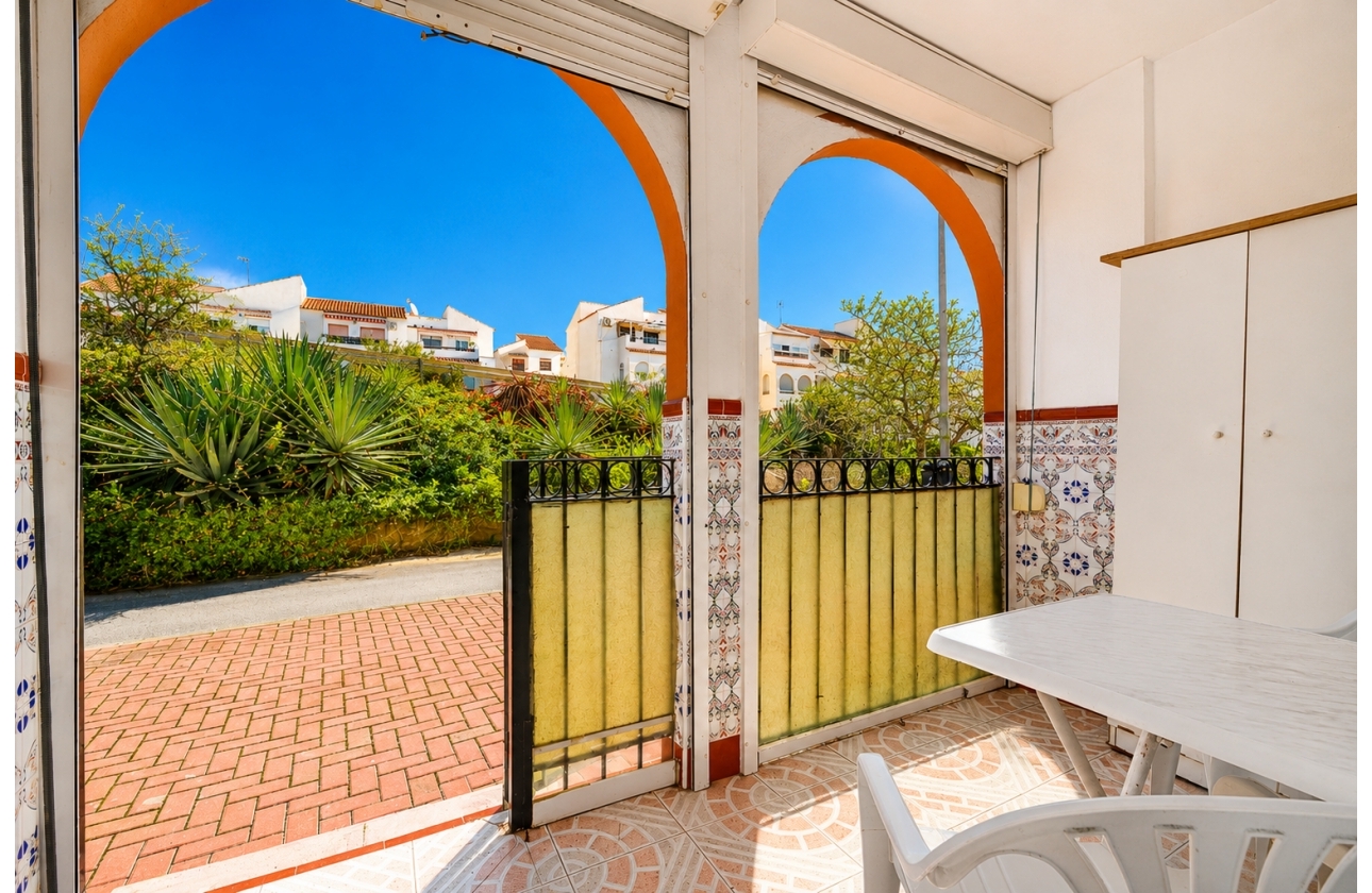 Resale - Bungalow - Torrevieja - Playa de los Náufragos