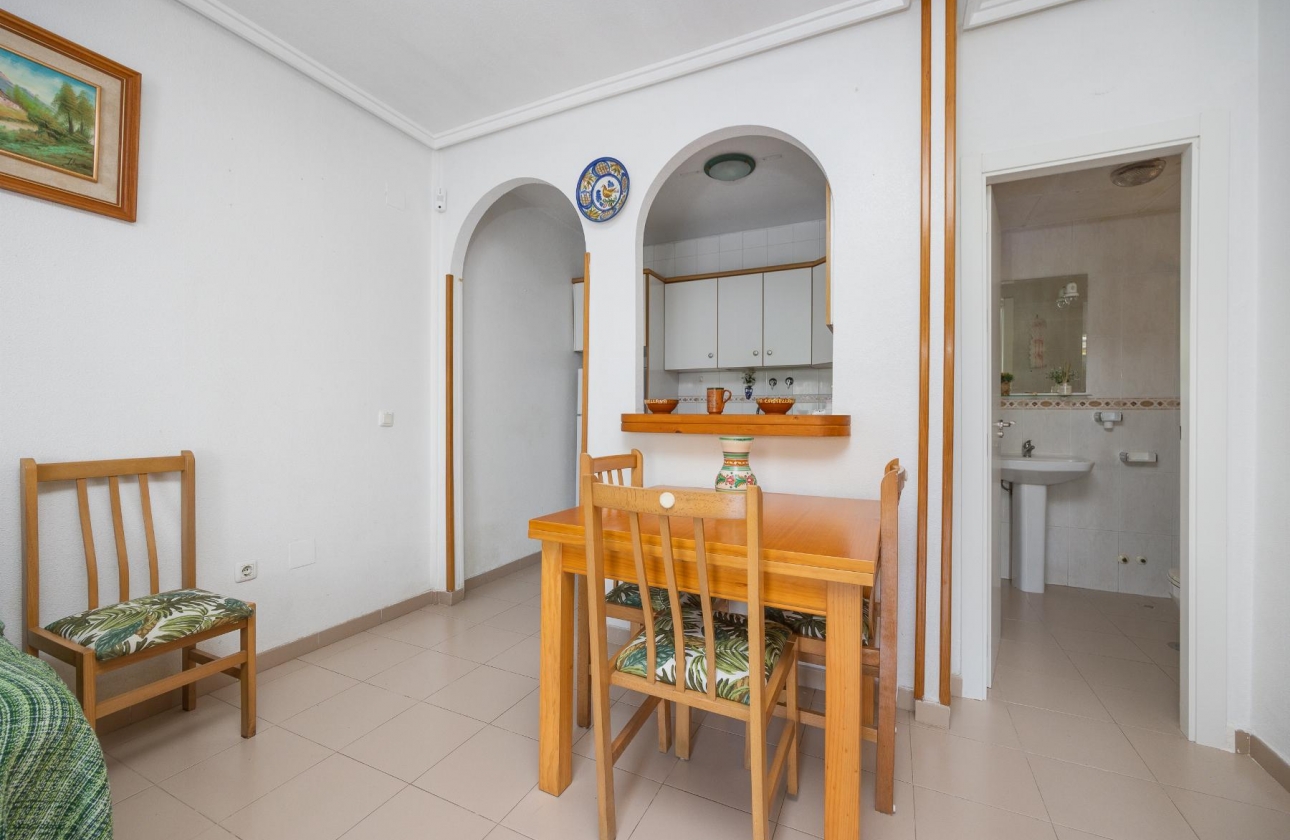 Resale - Bungalow - Torrevieja - Playa de los Náufragos