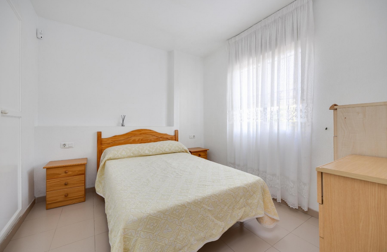 Resale - Bungalow - Torrevieja - Playa de los Náufragos