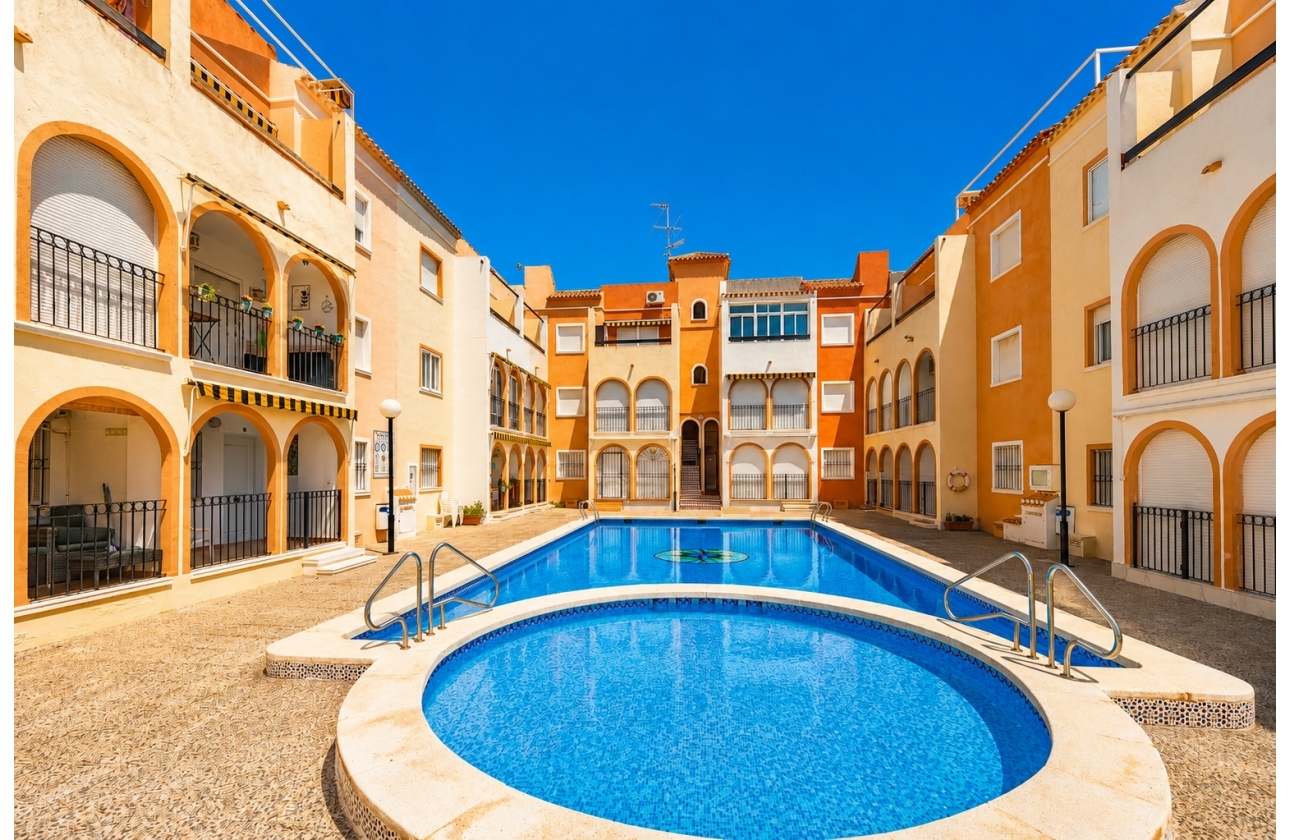 Resale - Bungalow - Torrevieja - Playa de los Náufragos