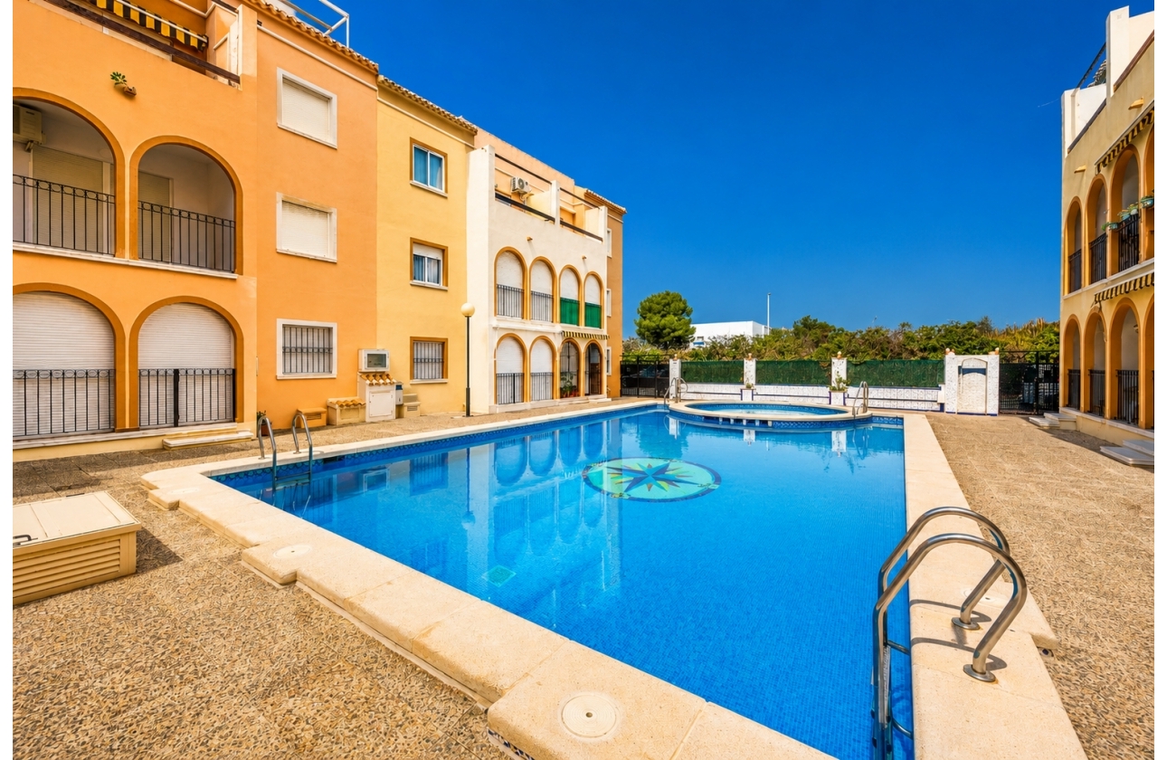 Resale - Bungalow - Torrevieja - Playa de los Náufragos