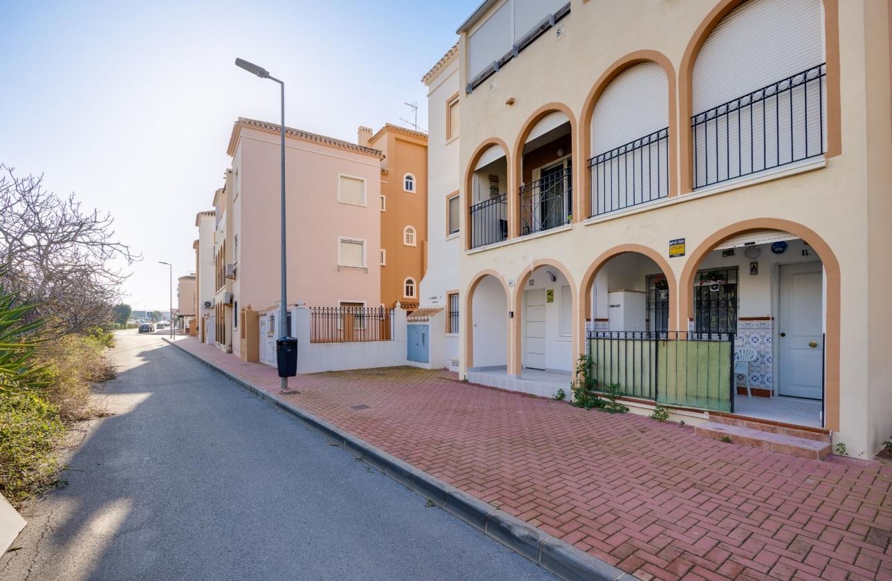 Resale - Bungalow - Torrevieja - Playa de los Náufragos