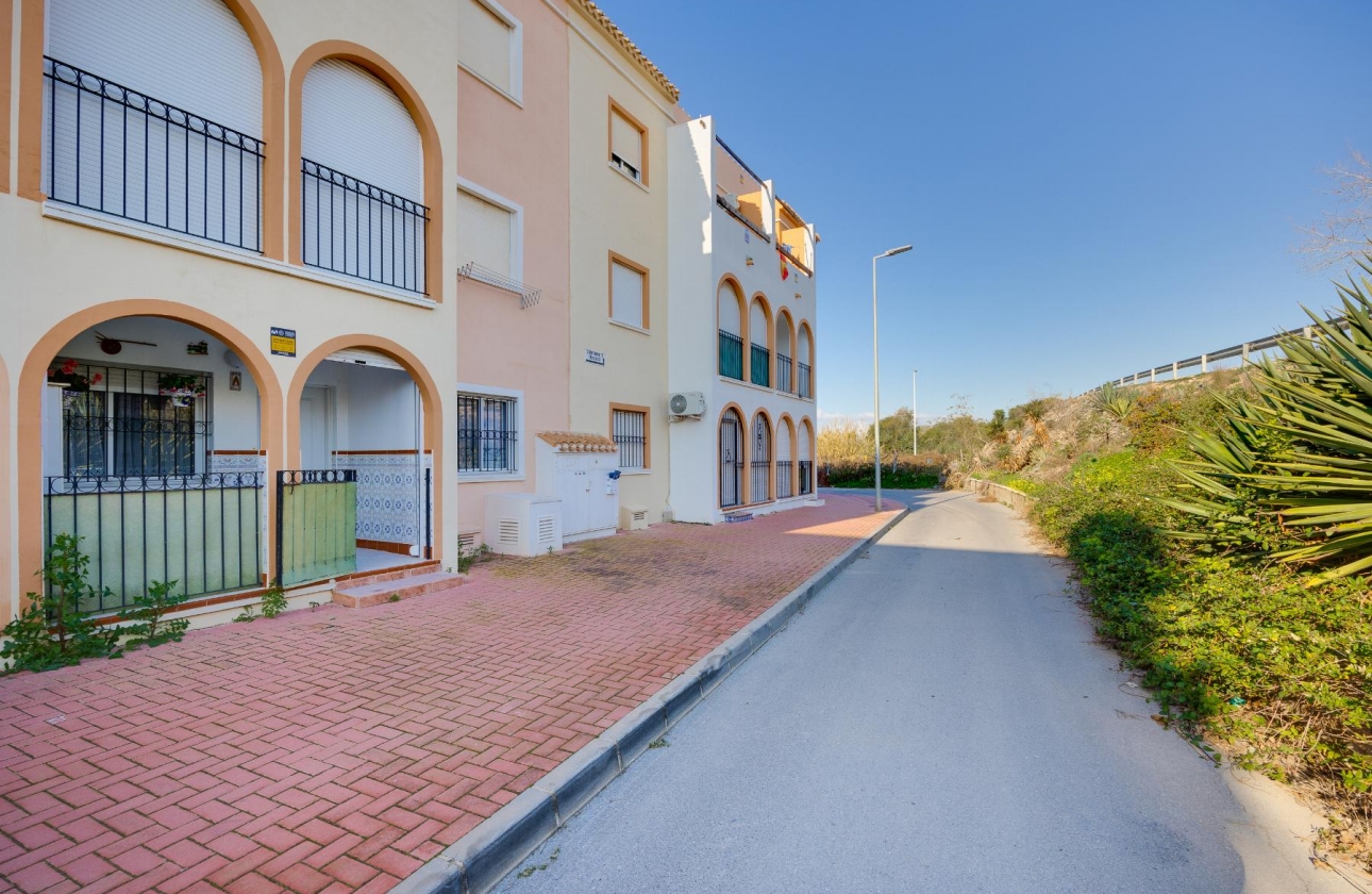 Resale - Bungalow - Torrevieja - Playa de los Náufragos