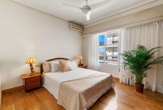 Resale - Apartment - Torrevieja - Centro - Muelle Pesquero