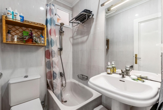 Resale - Apartment - Torrevieja - Centro - Muelle Pesquero