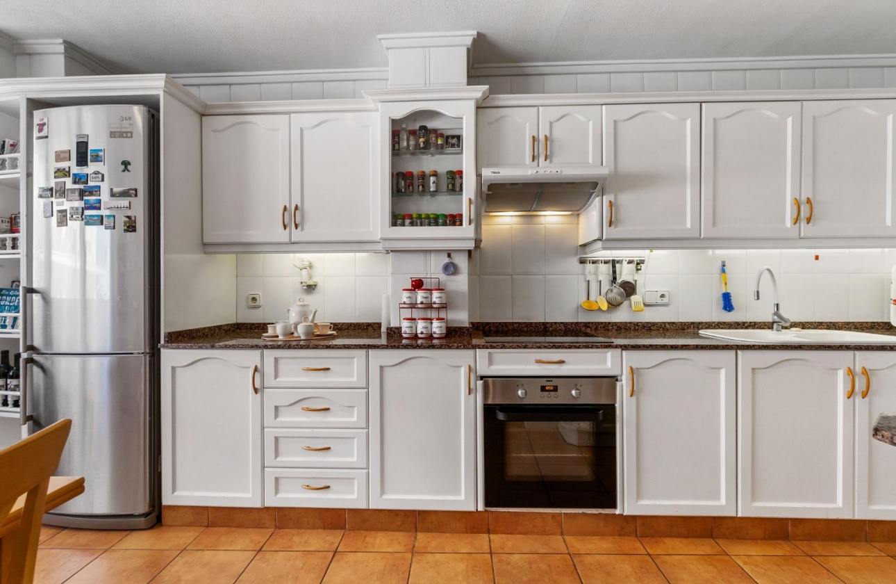 Resale - Apartment - Torrevieja - Centro - Muelle Pesquero