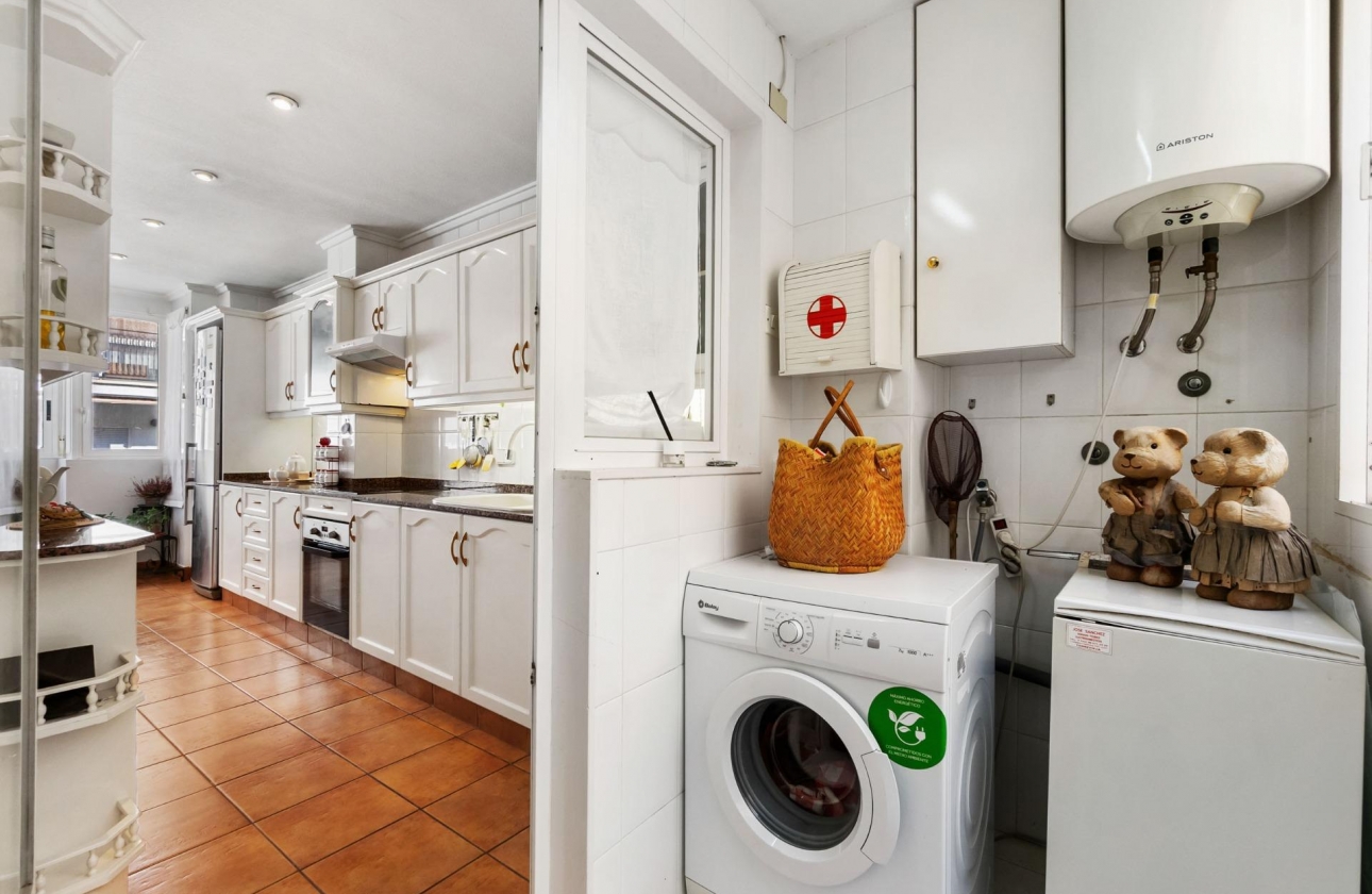 Resale - Apartment - Torrevieja - Centro - Muelle Pesquero