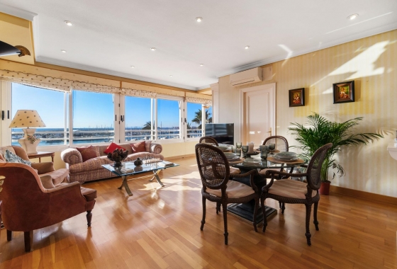 Resale - Apartment - Torrevieja - Centro - Muelle Pesquero