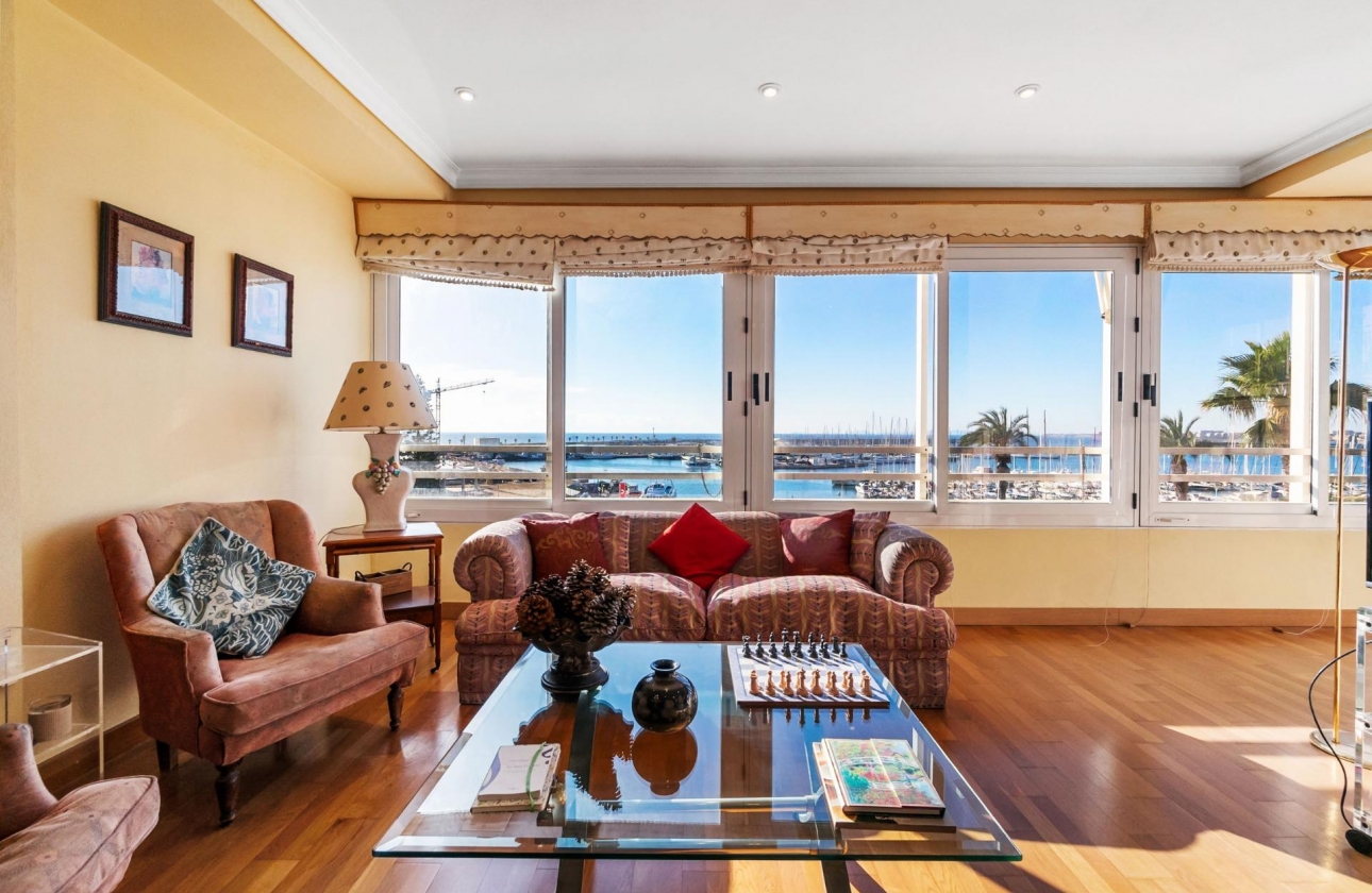 Resale - Apartment - Torrevieja - Centro - Muelle Pesquero