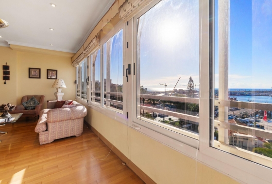 Resale - Apartment - Torrevieja - Centro - Muelle Pesquero