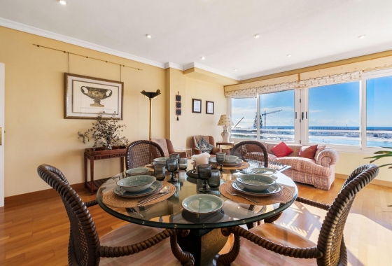Resale - Apartment - Torrevieja - Centro - Muelle Pesquero