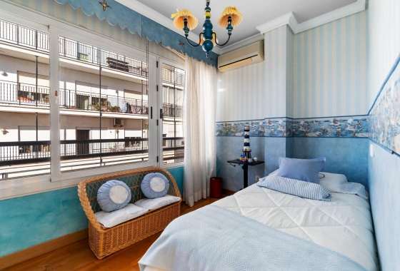 Resale - Apartment - Torrevieja - Centro - Muelle Pesquero