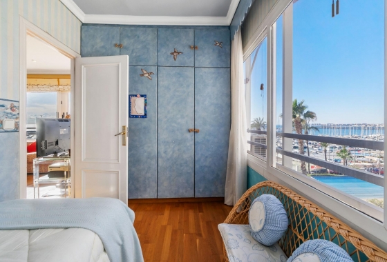 Resale - Apartment - Torrevieja - Centro - Muelle Pesquero