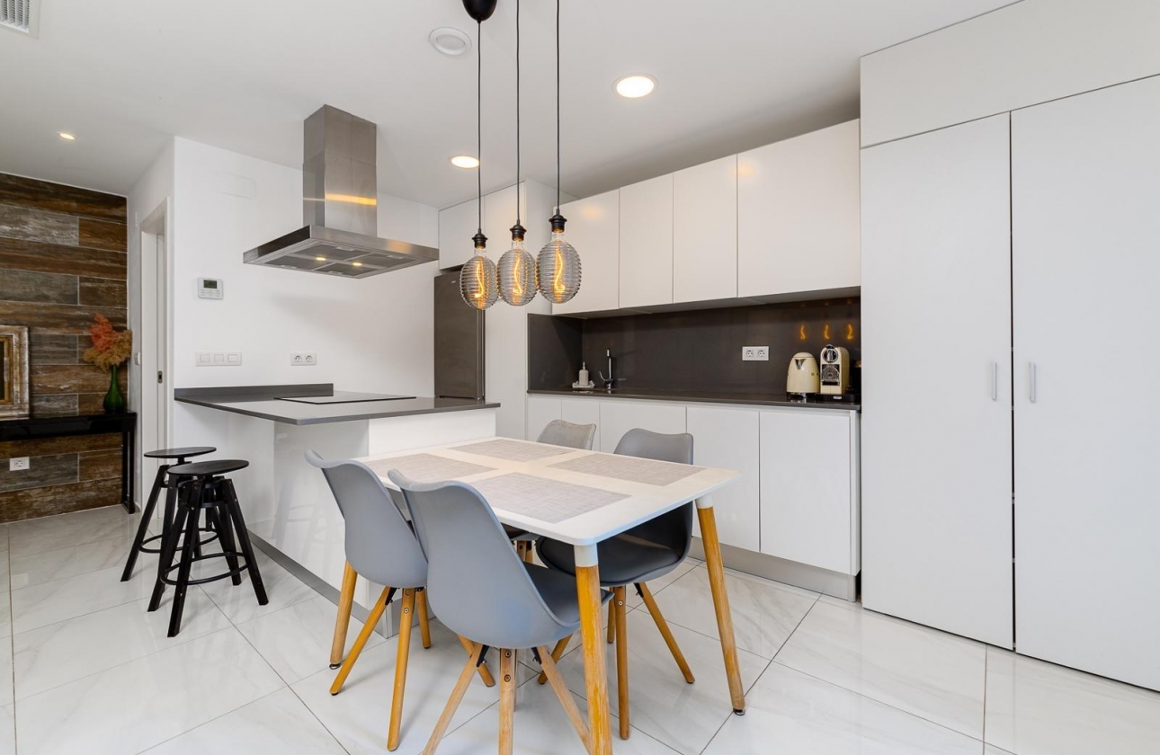Resale - house - Villamartin - Orihuela costa